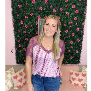 la miel Berry Purple Tie Dye Lace Sleeves Trim Short Sleeve Tee Size Medium